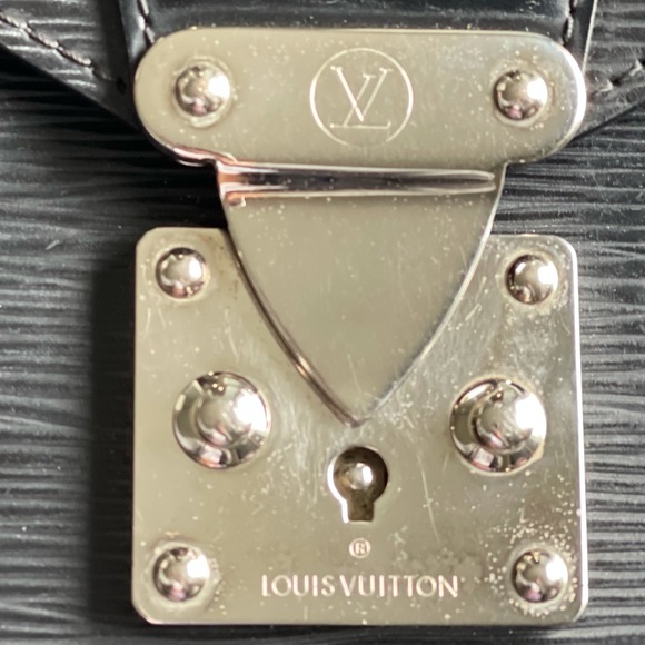 🖤 Authentic Louis Vuitton Clutch Epi Leather Clutch Thames 🖤 - Picture 10 of 10